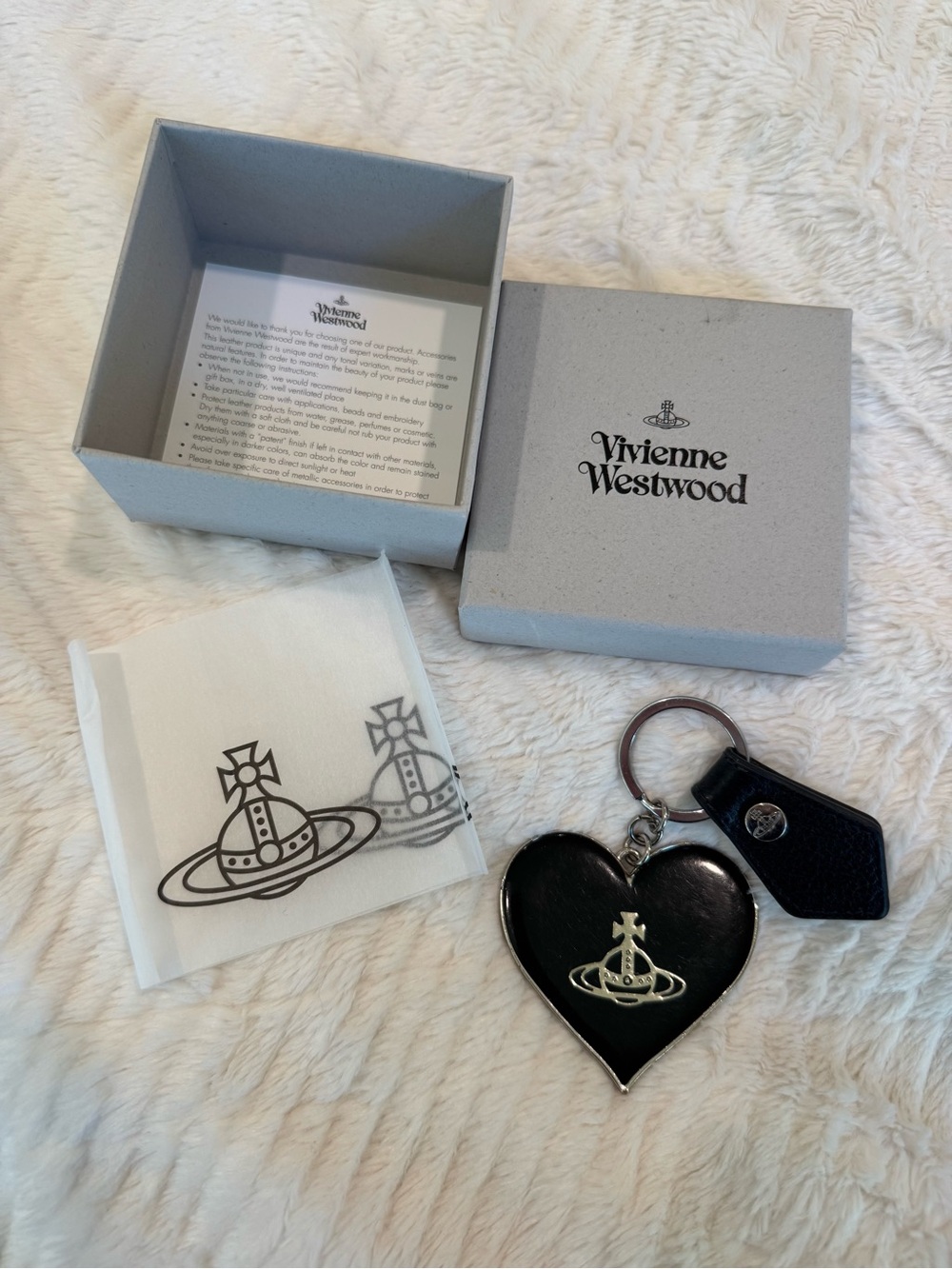 Vivienne Westwood Jordan Mirror Heart Orb Black Keyring/Key Chain Bag Charm